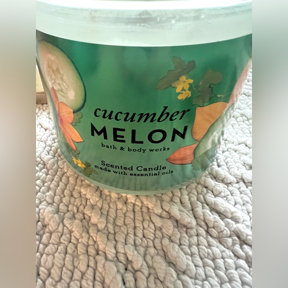 Bath & Body Works Cucumber Melon Large 3-Wick Candle Scented Fragrance Decor - Picture 2 of 3